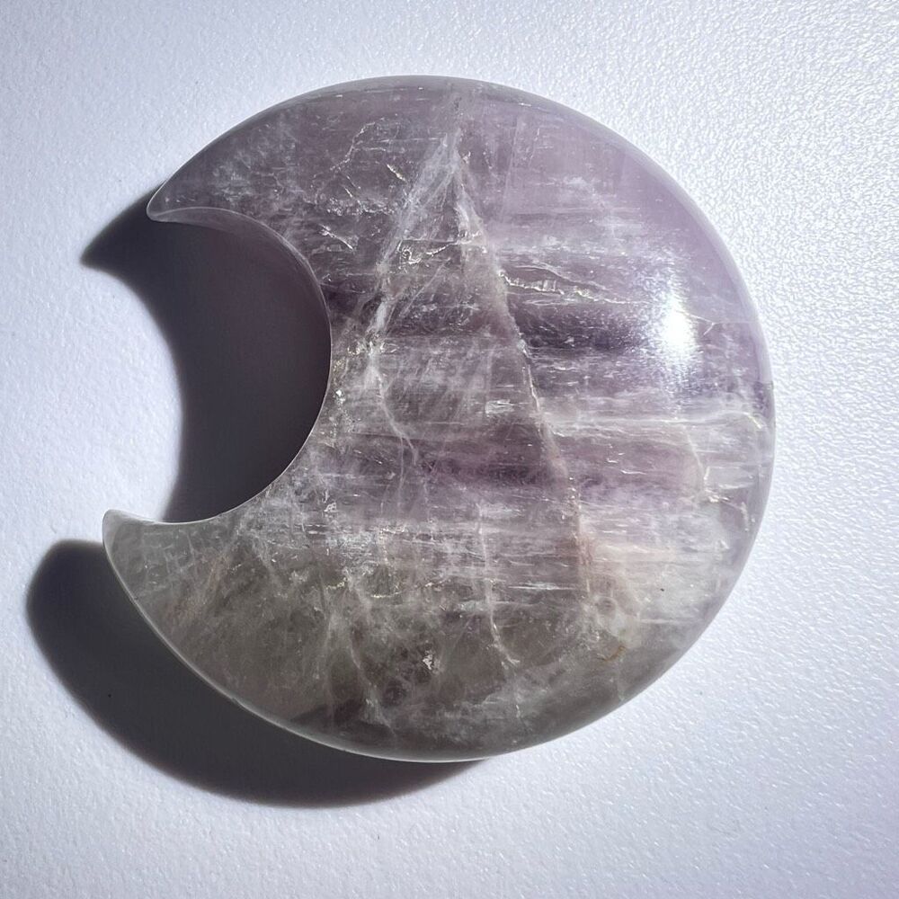 Amethyst Crystal‎ Crescent Moon Carving Meditation Stone - Picture 4 of 9
